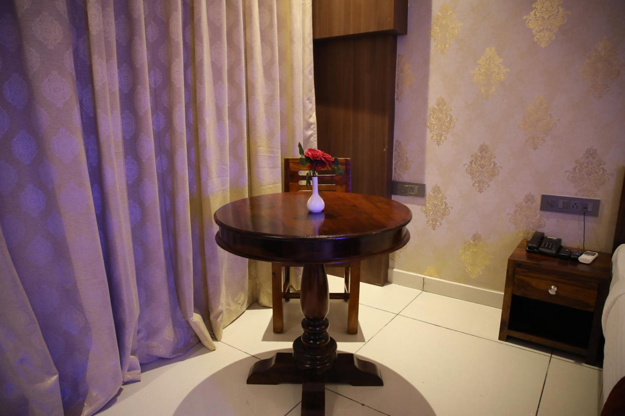 Rajathadri Royal Inn Bangalore Eksteriør billede